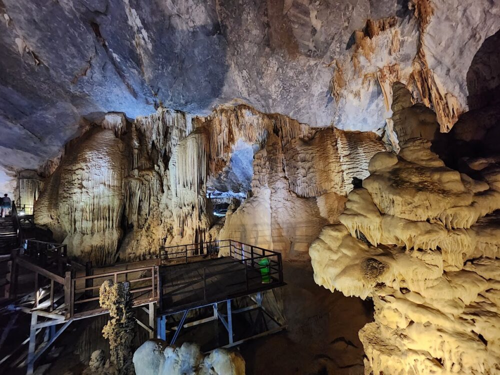パラダイス洞窟