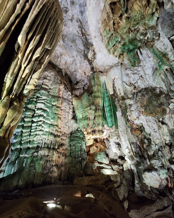 フォンニャ洞窟