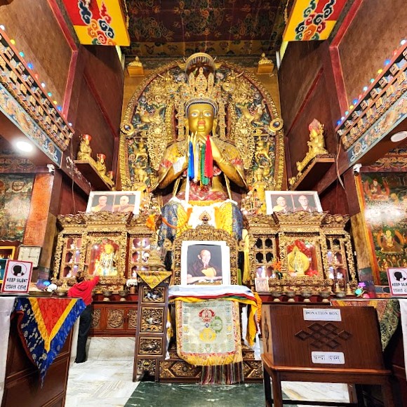 チャム・チェン・ゴンパ（大弥勒寺）