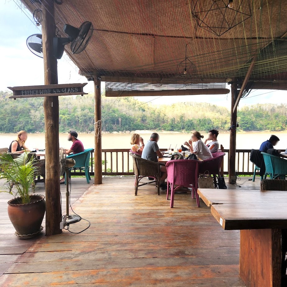 シルクロードカフェのテラス席