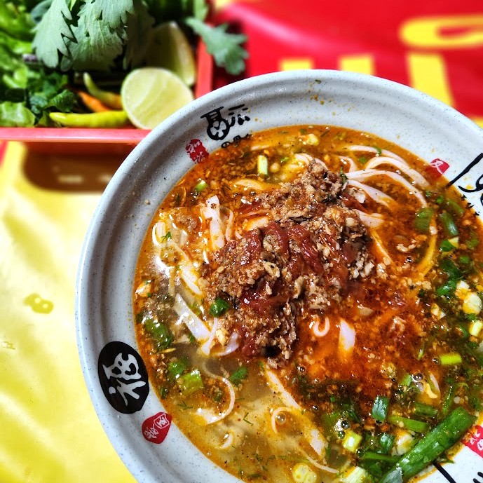 ラオス風カオソイヌードル ショップのカオソーイ