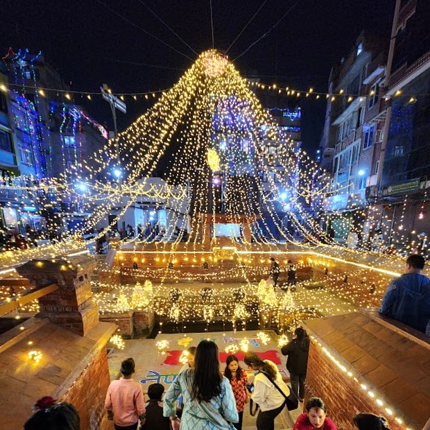 ティハールで装飾されたパタンの街