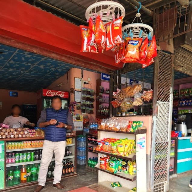 ポカラ行き3回目の休憩所の売店